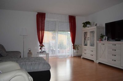 Aidlingen-Deufringen: 2 Eigentumswohnungen (2,5 und 3,5 Zimmer) in 6-Familienhaus