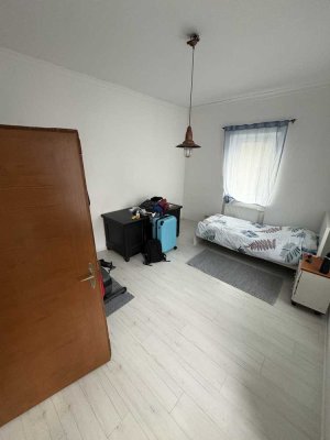 4 Zimmer Wohnung - sehr Zentral