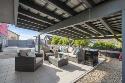 Moderne EG-Wohnung mit grosser Terrasse und Teich