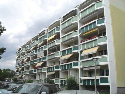 SCHNELL zugreifen !!!Schöne Familienwohnung mit grünem Innenhof !!!