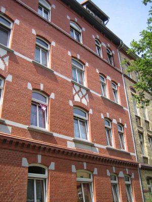 Schöne helle 4 Zimmer Balkonwohnung mit Einbauküche