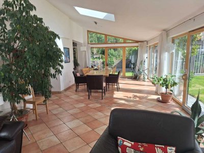 Großes Mehrgenerationenhaus mit vielfältiger Nutzungsmöglichkeit