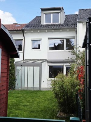 Raum für neue Ideen: Fünf-Zimmer-Haus in München-Forstenried