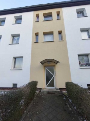 *** ab sofort *** 2 Zimmer + teilmöbiliert + EBK + Tageslichtbad mit Wanne ***