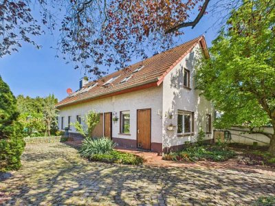 Charme trifft Charakter: Stilvoll umgebaute Scheune mit großem Garten in Bruchköbel