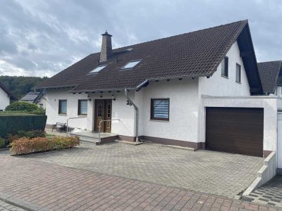 Mehrfamilienhaus mit 3 Wohneinheiten in ruhiger Lage – provisionsfrei