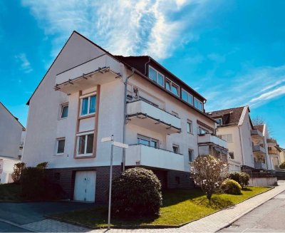 Mit Blick über die Dächer von Taunusstein (neue Küche inklusive)