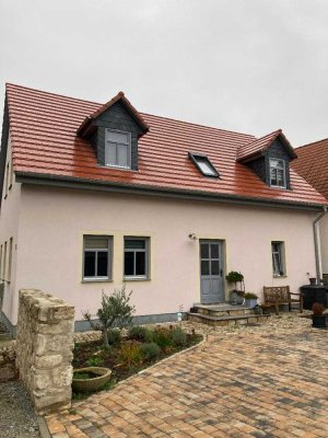 Attraktives 5-Zimmer-Einfamilienhaus mit gehobener Innenausstattung in Zimmritz