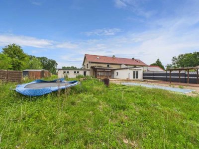 NATURNAHES WOHNEN MIT FERNBLICK, TERRASSE UND POOL