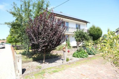 Familienglück im Grünen: Ihr neues Zuhause mit Potential