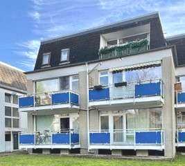 von Privat, stillvolle 2-Zimmer-Wohnung mit 2 Balkonen und Einbauküche!