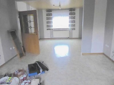 Saniertes Zweifamilienhaus mit Garten und Garage