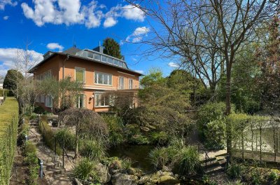 Prächtige Villa auf parkähnlichem Grundstück im Komponistenviertel