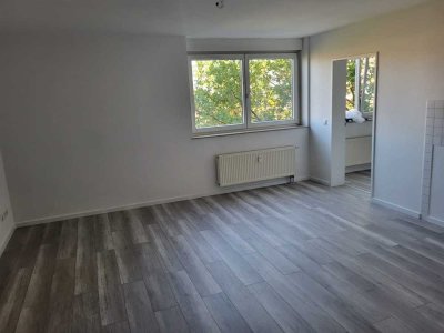 Betreutes Wohnen sucht Mieter, schöne 2-Raumwohnung, Nähe Merseburgerstraße, Lindenau