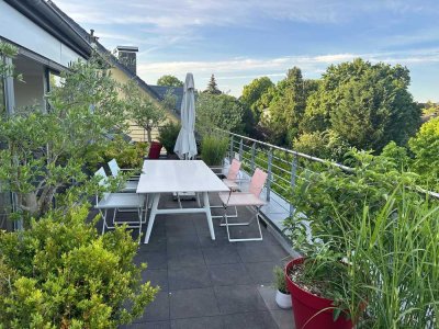 Sonnige, moderne, neuwertige 3,5-Zimmer-Wohnung mit luxuriöser Innenausstattung im Villenviertel