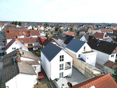 SCHWIND IMMOBILIEN - modernes 2-Familienhaus in ruhiger und gewachsener Lage