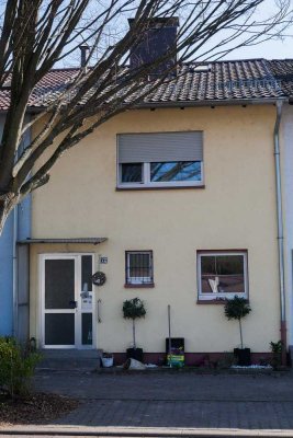 Charmantes Reihenmittelhaus mit Garten – Ihr neues Zuhause in Mannheim-Rheinau!