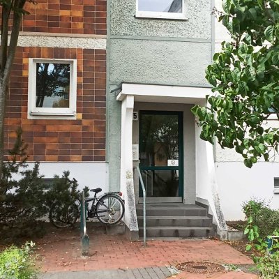 Helle 2-Zimmer-Wohnung mit Balkon in Berlin-Hellersdorf