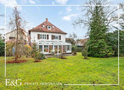 Vielseitige Nutzungsmöglichkeiten: Herrschaftliches Anwesen mit parkähnlichem Grundstück in Ehningen