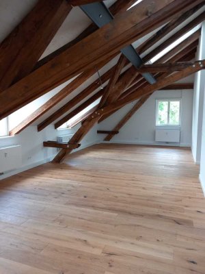 living smart - Wunderschöne 3-Zimmer-Wohnung in denkmalgeschütztem Altbau