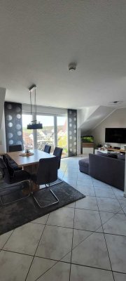 Lichtdurchflutete 2ZKB Dachgeschosswohnung über den Dächern von Rohrbach zu vermieten