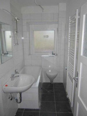 Sehr gemütliche, renovierte 2,5-Zimmer-Wohnung ab sofort frei