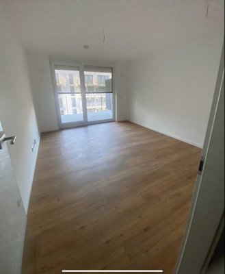 Schöne sonnige 1-Zimmer Wohnung mit großem überdachten Balkon