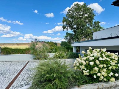 *wunderschöne und helle 4 - Raumwohnung mit Balkon in grüner Lage*
