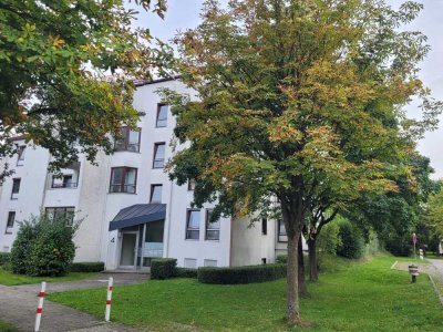 Helle 2-ZKB-Wohnung mit großer Loggia in Neusäß – frisch renoviert, bezugsfrei nach Absprache