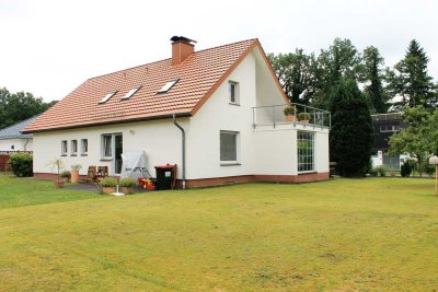 Geräumige, modernisierte 2-Zimmer Wohnung mit Terasse im Dachgeschoss in Bielefeld-Senne