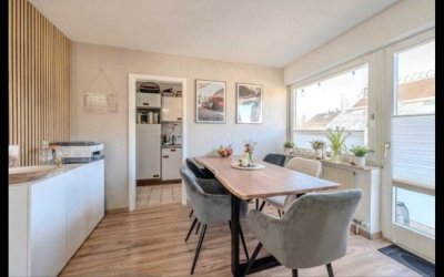 Moderne 2-Zimmer-Wohnung mit Balkon und Stellplatz in Kirchheim-Jesingen