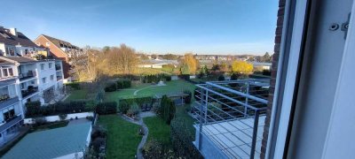 D-Volmerswerth, gehobene, optimal geschnittene Maisonette-Wohnung mit 2 Balkonen
