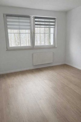 Helle 2-Zimmer-Wohnung mit Balkon in Göhrener Tannen