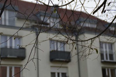 Eigentumswohnung mit Tiefgaragenstellplatz in Dresden-Strehlen