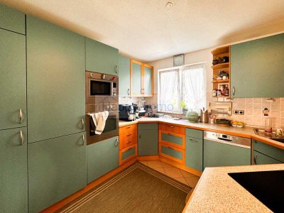 bezugsfreie  4 Zimmer DG Wohnung / 2 Balkone / 2 TG Einzelplätze / 2 Bäder