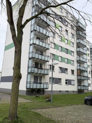 Sonnige 2-Zimmer Wohnung mit Balkon im 4. OG in Maintal