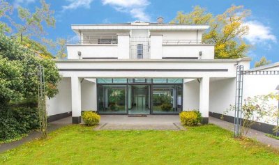 Villa mit Penthouse in Düsseldorf am Wald