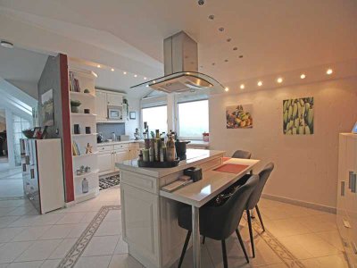 Moderne Dachterrassenwohnung mit Fernblick – Stellplatz inklusive