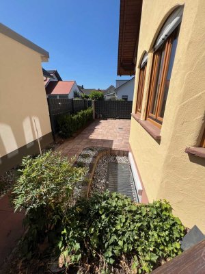 Traumhafte 3-Zimmerwohnung mit Terrasse und Garten in top Lage zu vermieten !