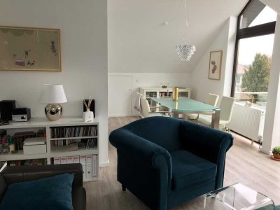 Helle 2-Zimmer Dachgeschosswohnung mit Balkon in Stuttgart-Botnang