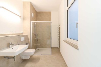 Großzügige 2-Zi.-Wohnung mit Loggia, moderner Einbauküche und elegantem Tageslichtbad!