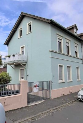 Exklusive, vollständig renovierte 2-Zimmer-Wohnung mit Balkon in Gernsheim