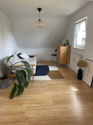 Befristet 08-11.25! 2-Zi-Dachgeschosswohnung in Stgt-Degerloch