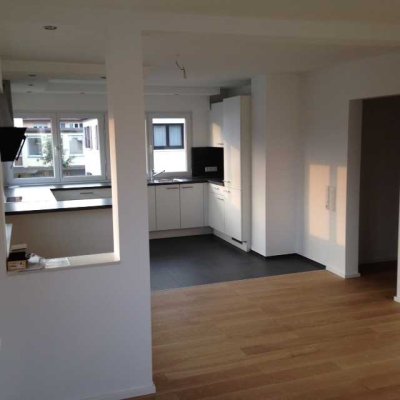 *Jugendstill Villa* Schöne* Großzügige* 3 - Zimmerwohnung* DG *in Waiblingen