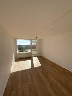 Sanierte 2 Zimmer Wohnung im Herzen von Mettenhof.