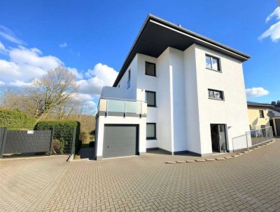 RS-Südbezirk: Top Eigentumswohnung mit Fernblick, Balkon und Terrasse