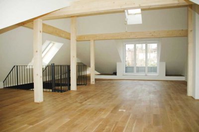 schöne, helle Penthouse-Wohnung / Maisonette-Wohnung Vorderer Westen – Nähe Bebelplatz