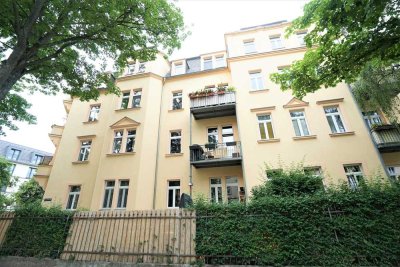 **4-Raum Wohnung mit 2 Balkonen in Dresden-Striesen**