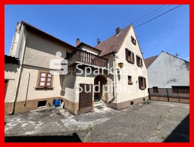 Einfamilienhaus mit großem Potenzial und Nebengebäude