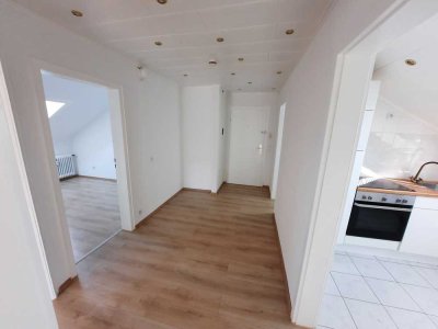 Schicke 3 Zimmer Wohnung mit Küche und Balkon